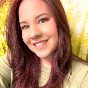 Meet your Posher, Holly